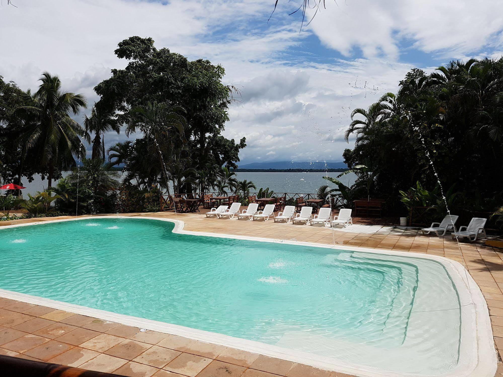 Banana Palms Hotel Rio Dulce Exterior photo