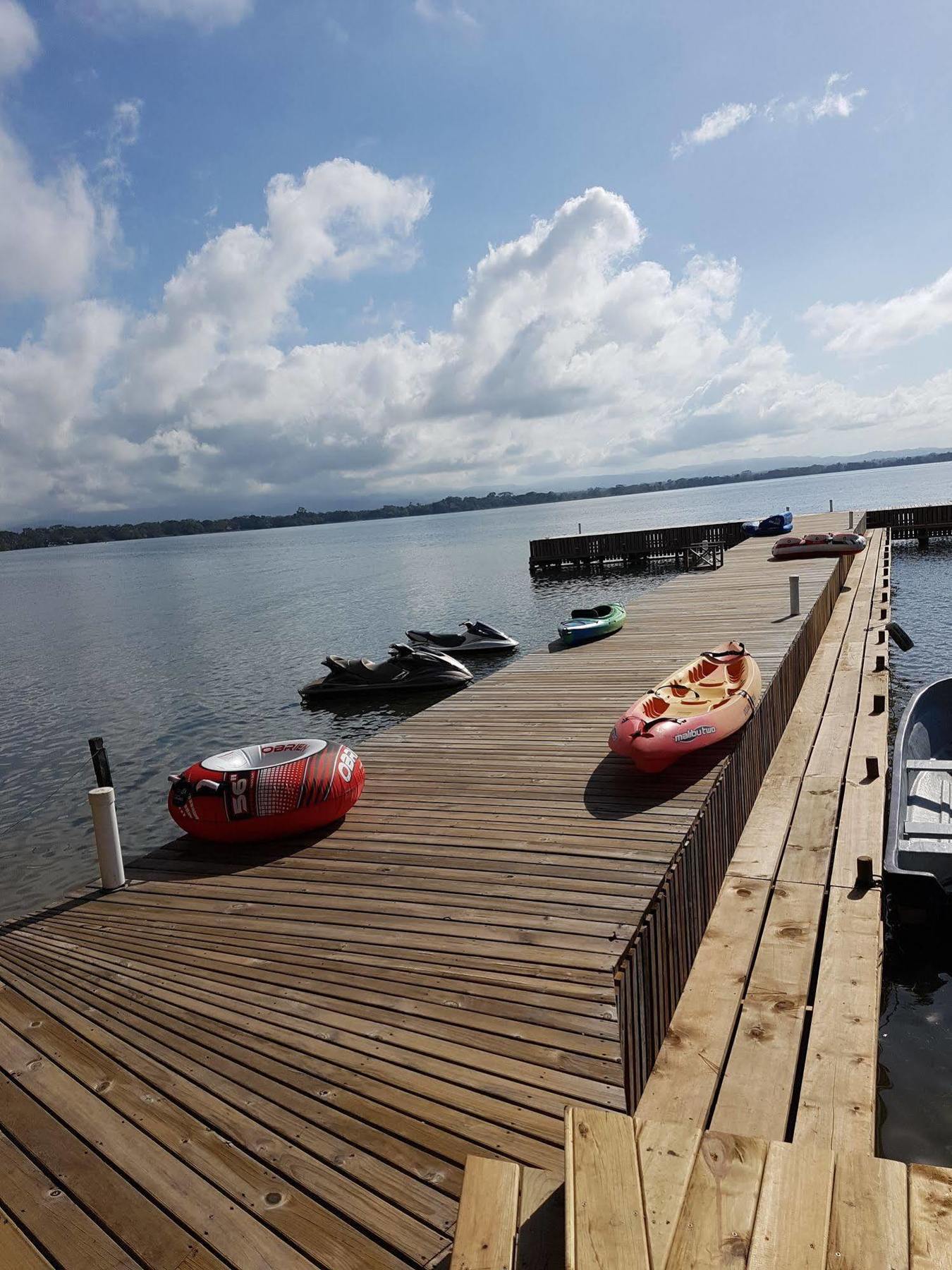 Banana Palms Hotel Rio Dulce Exterior photo